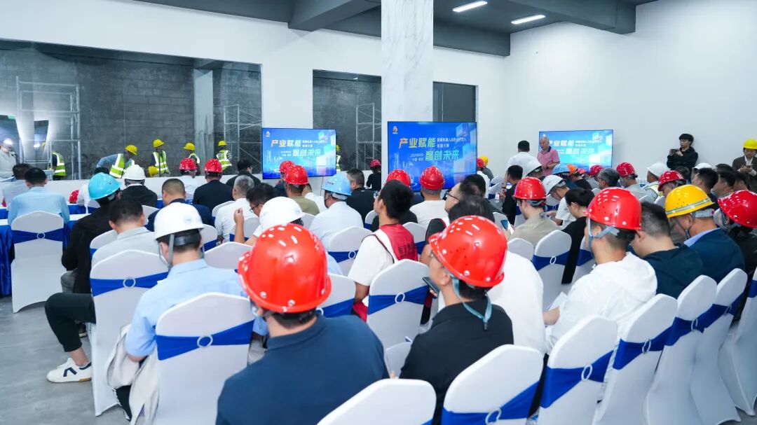 抹灰机器人vs传统人工：江西建工“CA88机器人&匠心手艺人技能大赛”在南京举行(图14)