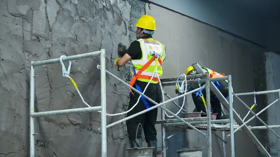 抹灰机器人vs传统人工：江西建工“CA88机器人&匠心手艺人技能大赛”在南京举行(图6)